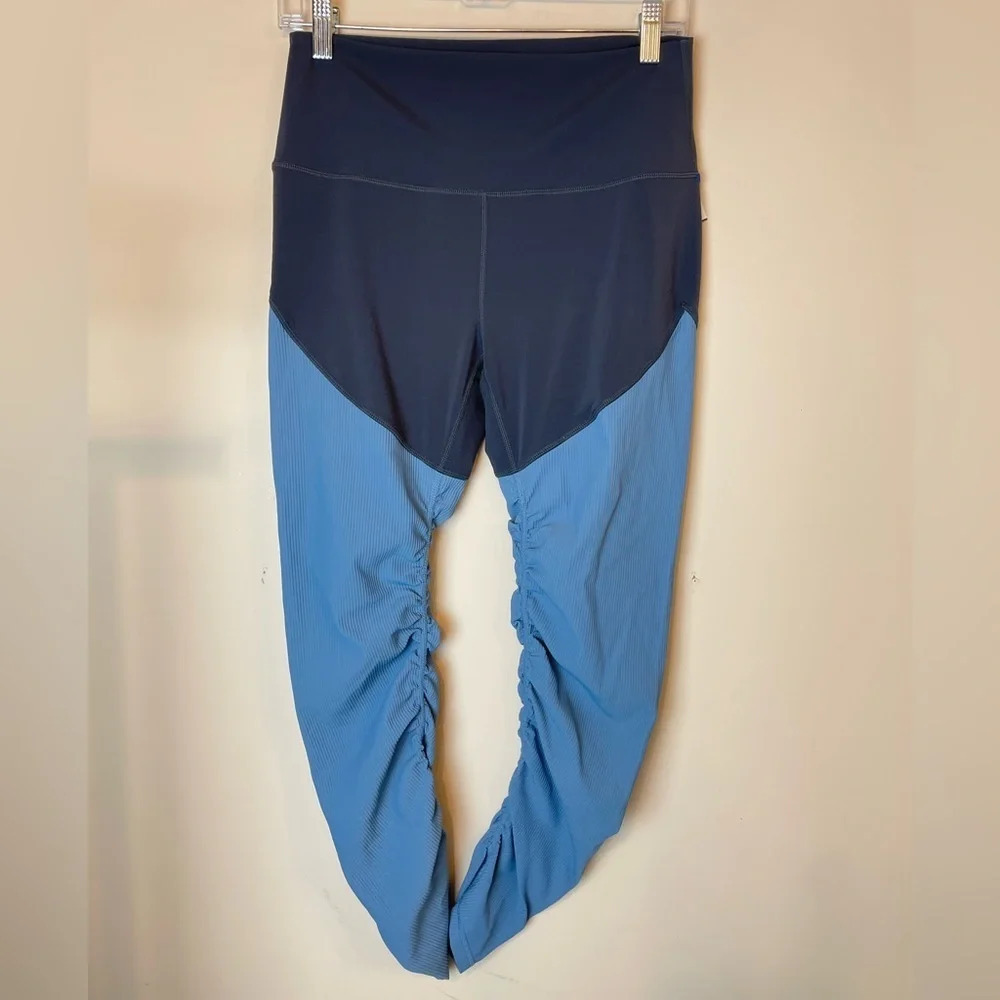 Zyia Active | Women's Two Tone Ribbed Rusched 7/8 Athletic Leggings Size 8-10